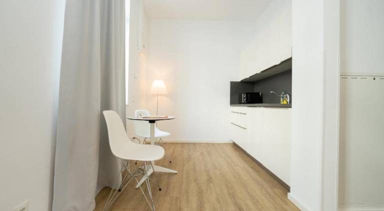 Serviced apartment with terrace — photo 4
