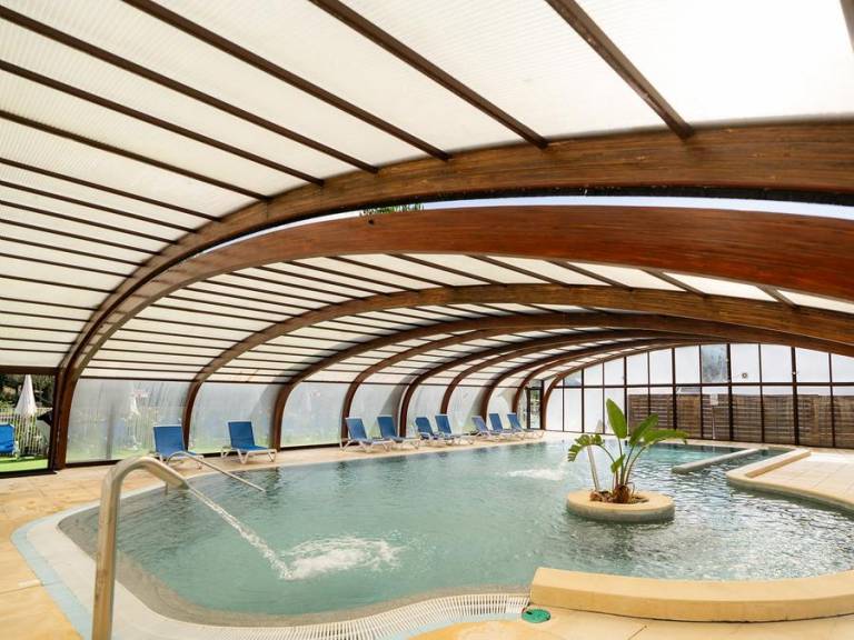 Mobile home with patio & heated pool — photo 3