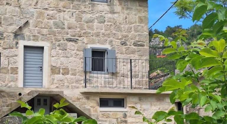 House | Dogs allowed in Omis