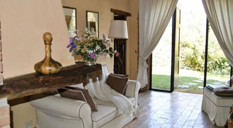 Pleasant vacation home with garden, jacuzzi & pool | Pets allowed — photo 5