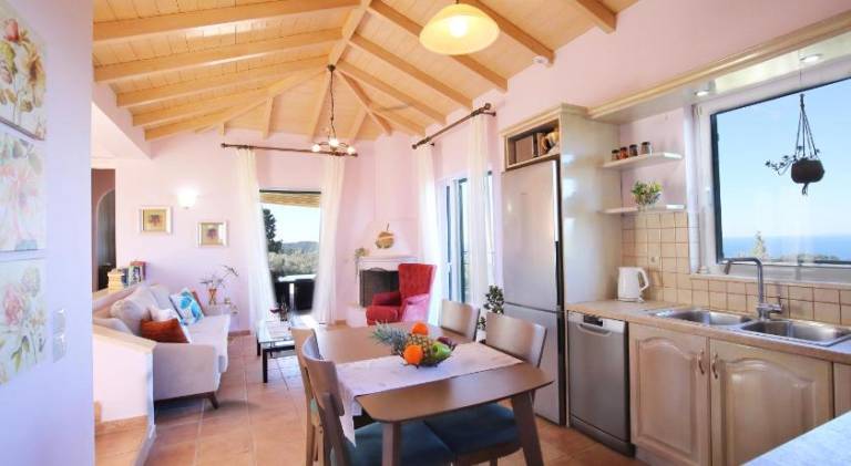 Villa with patio, barbeque & pool — photo 5