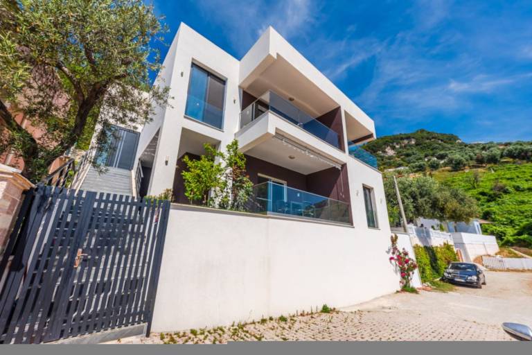 Exclusive Seafront Apartments Apartment 2 — photo 3