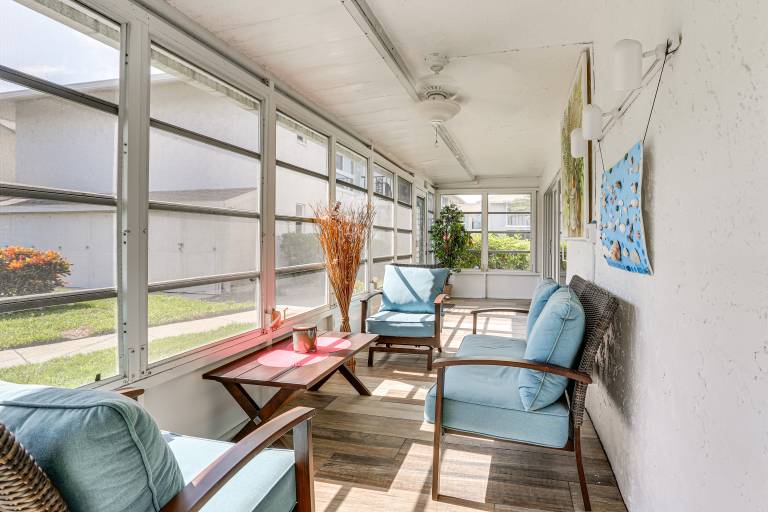 3 Mi to Botanical Garden & Dtwn Naples Condo