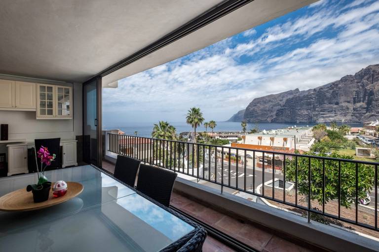 Apartment “Casa Tatiana” in Los Gigantes with Sea View, Terrace & Wi-Fi — photo 2