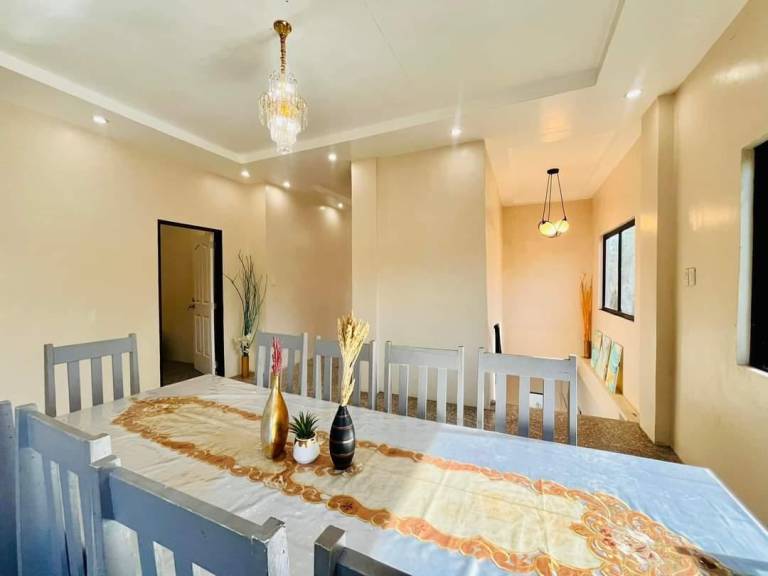 Spacious house with yard & pool | Pets allowed — photo 5