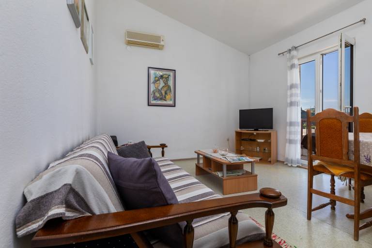 Charming holiday apartment with patio, yard & BBQ | Sea view | Dogs allowed — photo 2