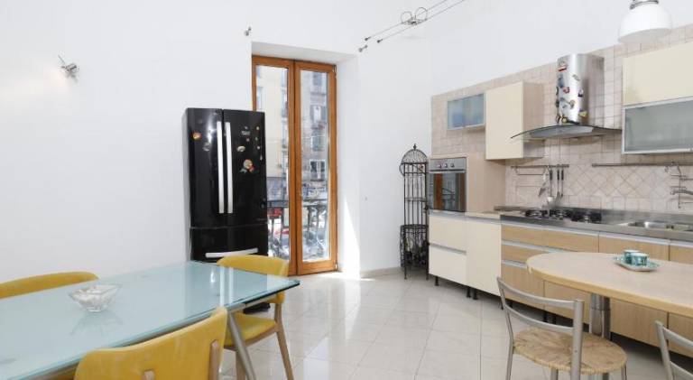 Spacious rental apartment with jacuzzi | Near Naples Cathedral | Pets allowed — photo 5