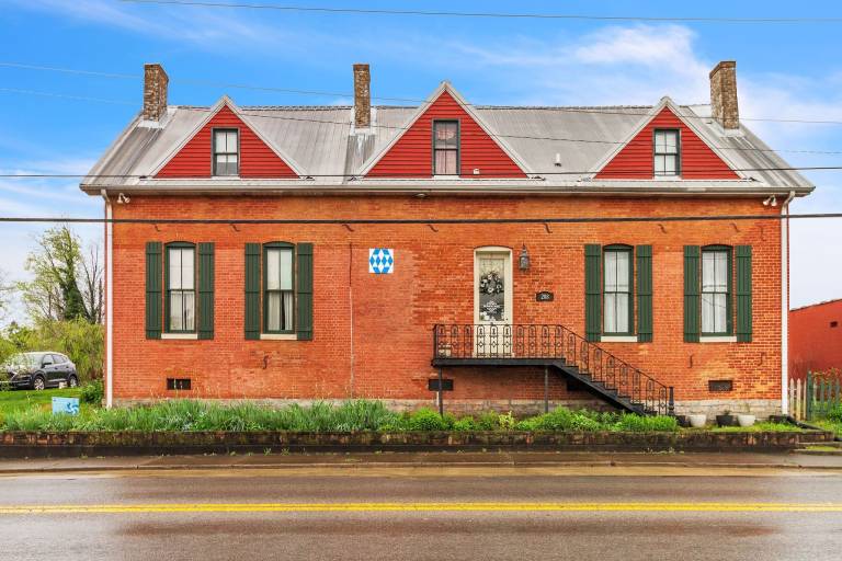Greer Room at Main Street Bed & Breakfast in Kent, KY