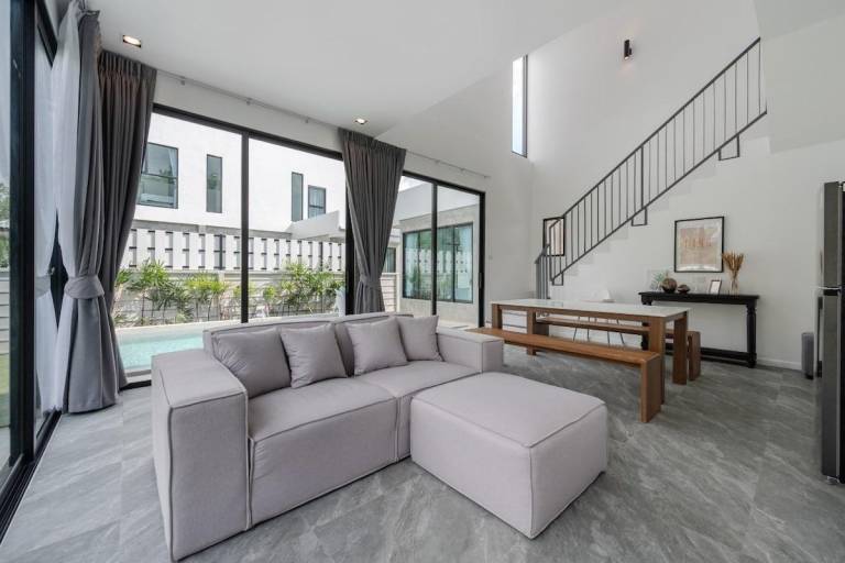 Vacation home with terrace, BBQ & private pool | Suitable for remote work | Pet-friendly — photo 2
