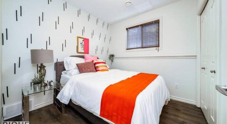 Chic Modern Vibes - Sleeps 6 - Netfix - Wifi - Long Stays in Edmonton, AB