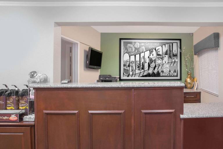 Super 8 by Wyndham Barstow — photo 4