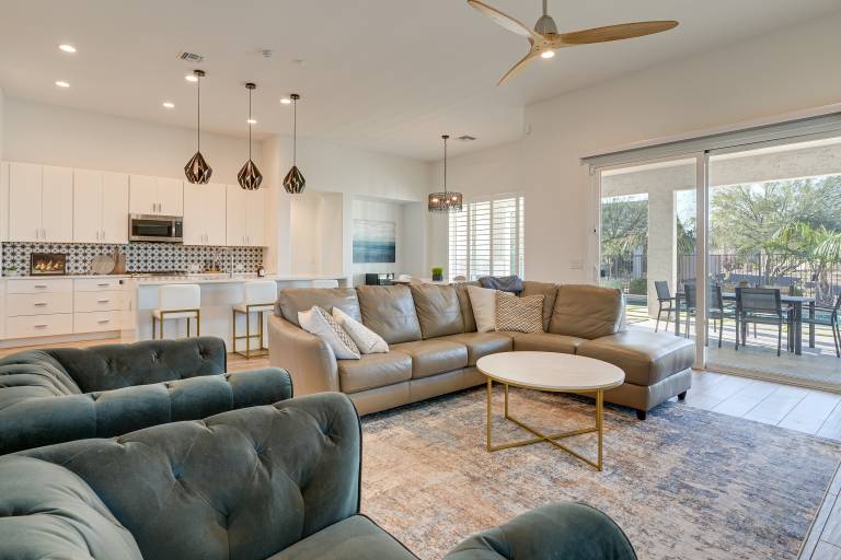 Hot Tub & Community Perks! Sleek Goodyear Retreat — photo 5