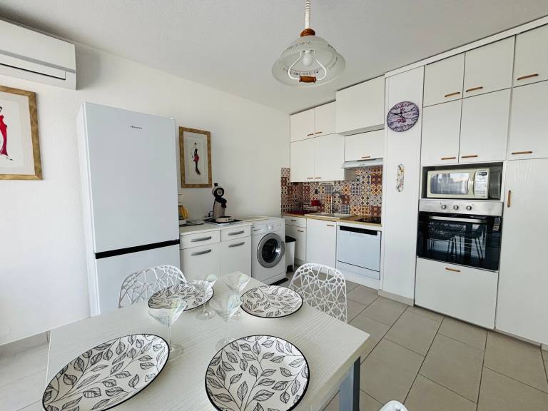 Fully equipped rental apartment with yard | Close to the beach | Pet-friendly — photo 3