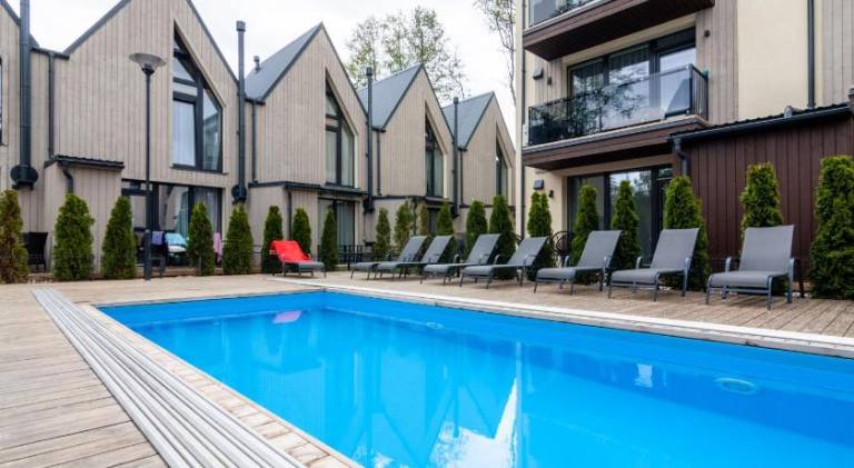 Apartment with pool & sauna — photo 4