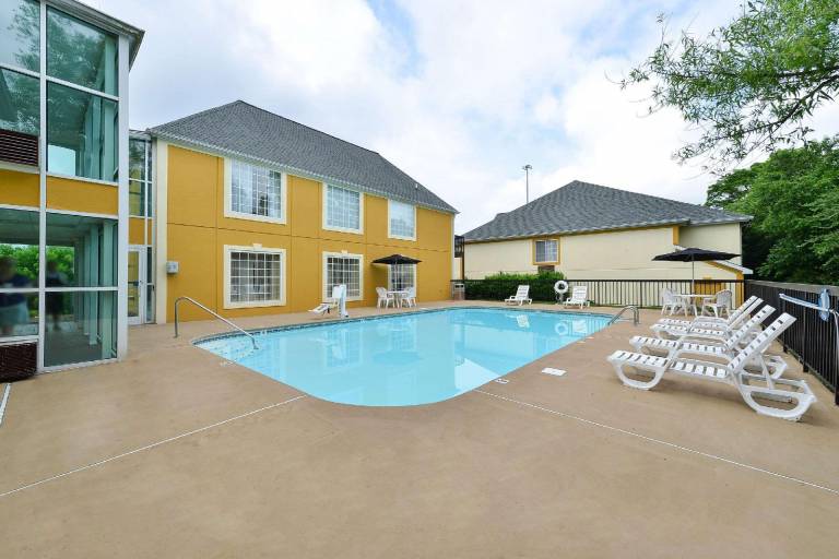 Quality Inn Crossville Near Cumberland Mountain State Park — photo 3