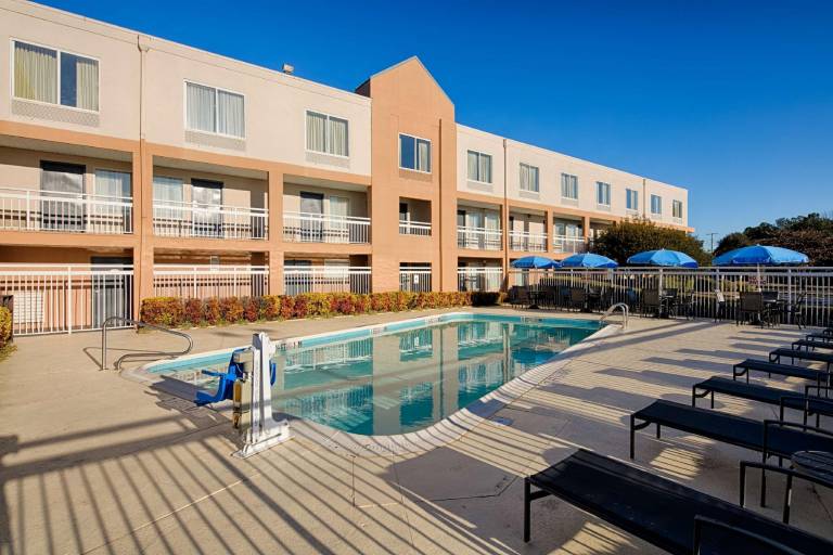 Quality Inn Fayetteville near Fort Bragg — photo 3