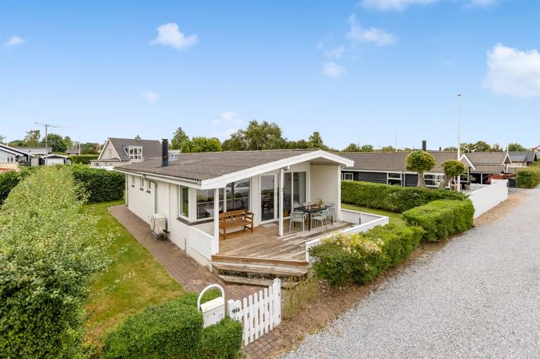 House with grill, yard & terrace | Sea view — photo 2