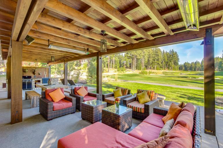 Golf Getaway w/ Hot Tub, Course Views in Cle Elum! — photo 2