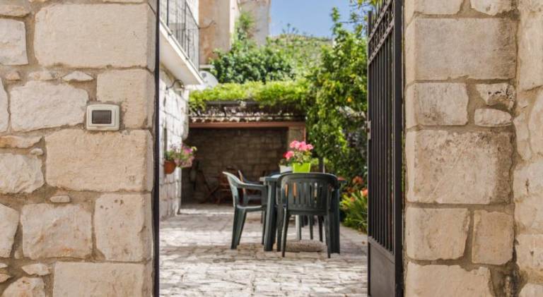 Lovely rental apartment | Next to Duomo of San Giorgio | Pets are welcome — photo 4