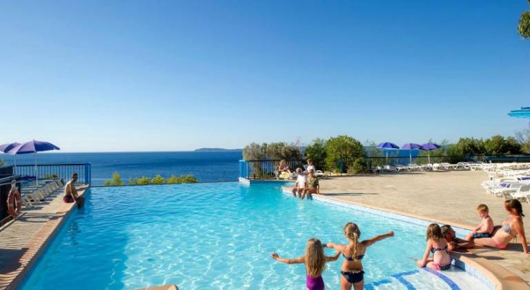 Serviced apartment with pool, terrace & yard in Le Lavandou