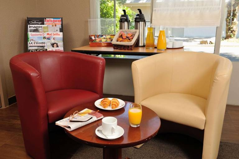 Campanile Bourg En Bresse Viriat Hotel — photo 3