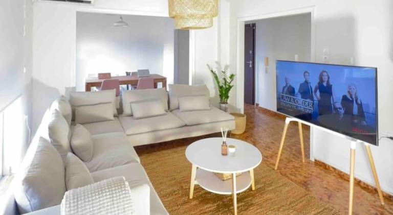 Linear Flat - City Center - Private Parking in Chania