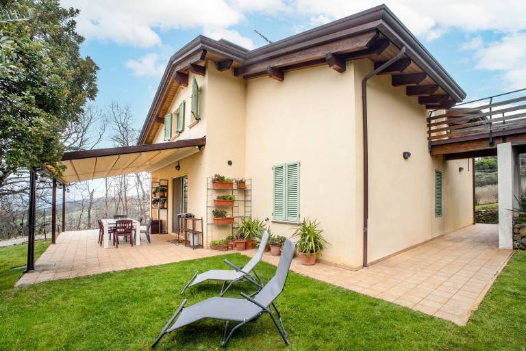 Holiday Home "Le More - Casa Zara" with Shared Garden & Wi-Fi in Valfabbrica