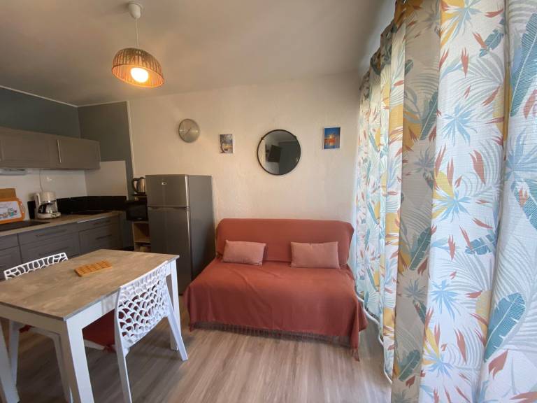 Studio with 1 room for 3 persons — photo 3
