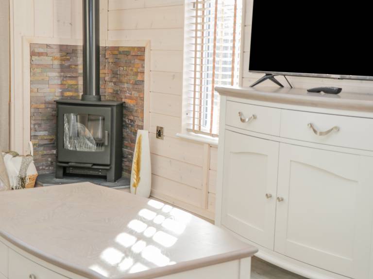 Cottage with yard | Beach view — photo 5