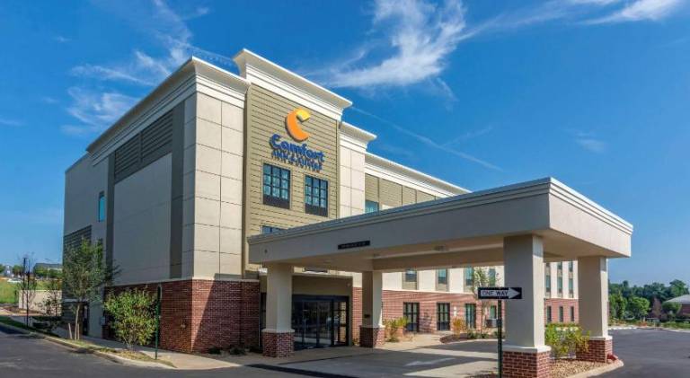 Comfort Inn & Suites Charlottesville Hollymead Town Center in Shenandoah, MD