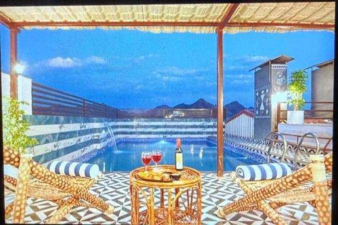 Mangal Residency Rooftop Pool — photo 2
