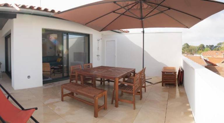 Apartment with terrace — photo 4