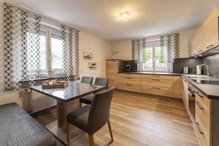 Ferienwohnung 90qm im Erdgeschoss mit Wintergarten