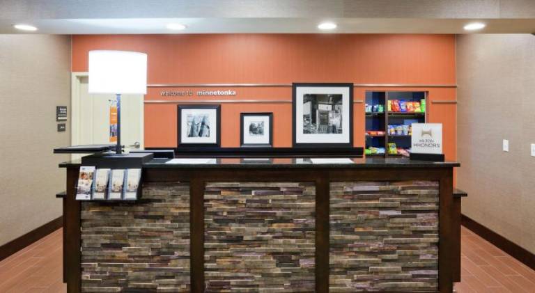 Hampton Inn & Suites Minneapolis West/Minnetonka — photo 4