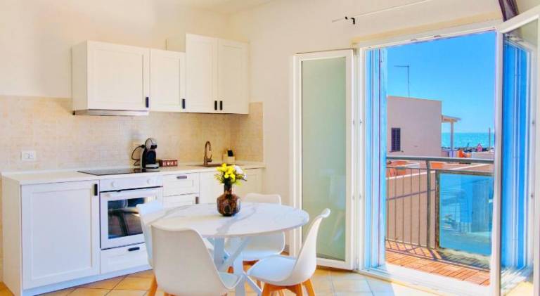 Apartment with terrace & garden — photo 3