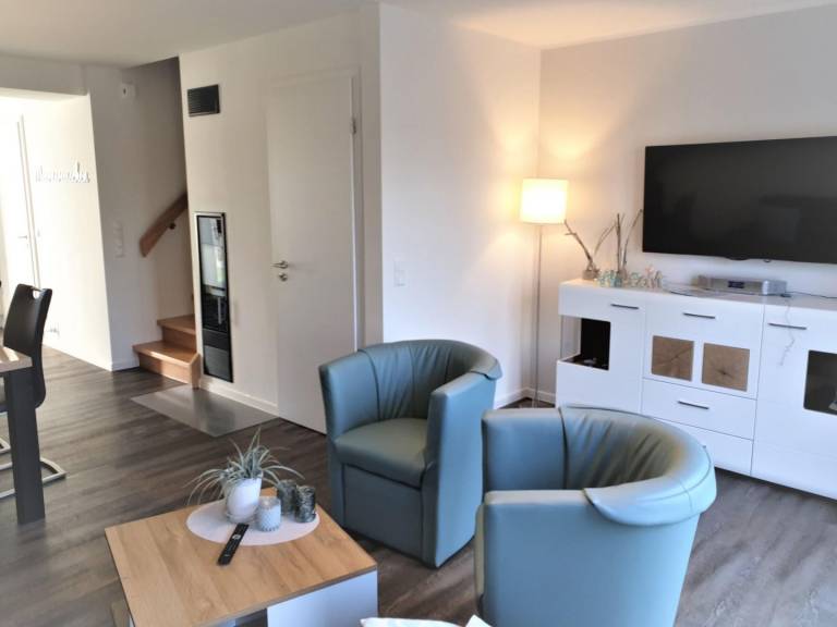 Modernes Ferienhaus, Kamin, Sauna, Süd-Terrasse, Loggia mit Meerblick, Haustiere — photo 4
