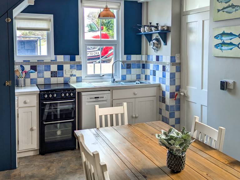 Family-oriented beautiful cottage with garden | River view | Dogs allowed — photo 4