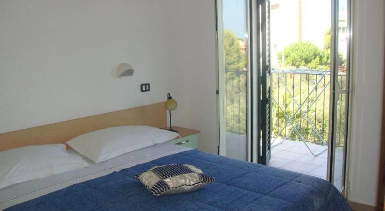 Serviced apartment with garden & terrace — photo 2