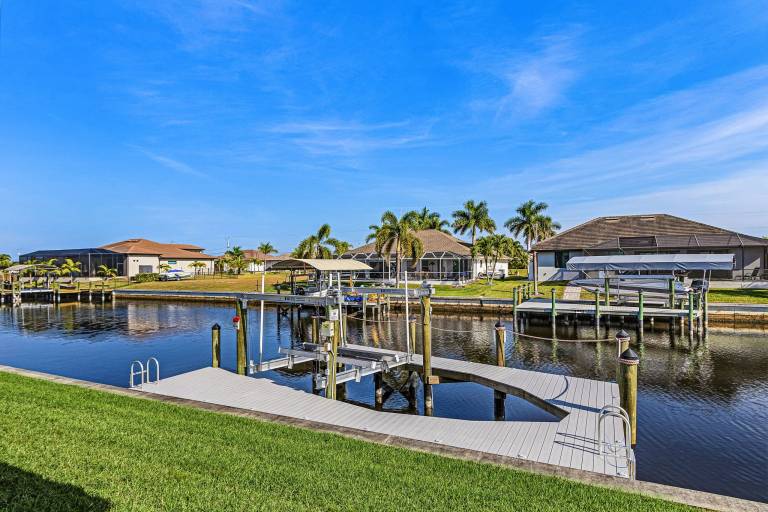 Waterfront Fun & Relaxation Await - Your Ultimate Gulf-Access Getaway! - Villa Ocean Life - Roelens — photo 4