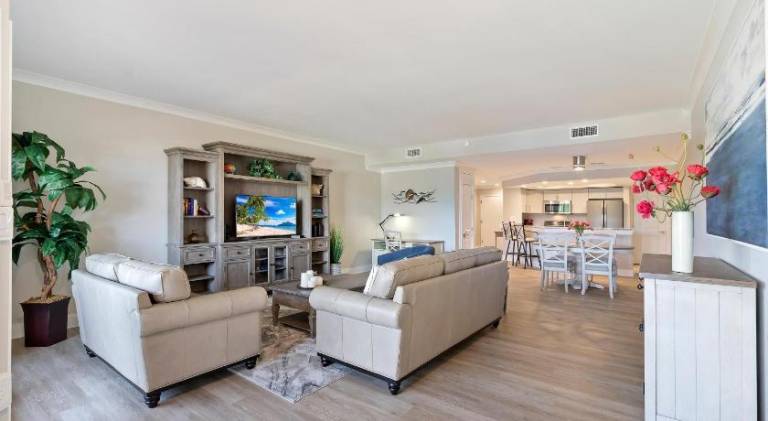 Vacation home with pool | Perfect for remote work | Dogs allowed in Hilton Head Island, SC