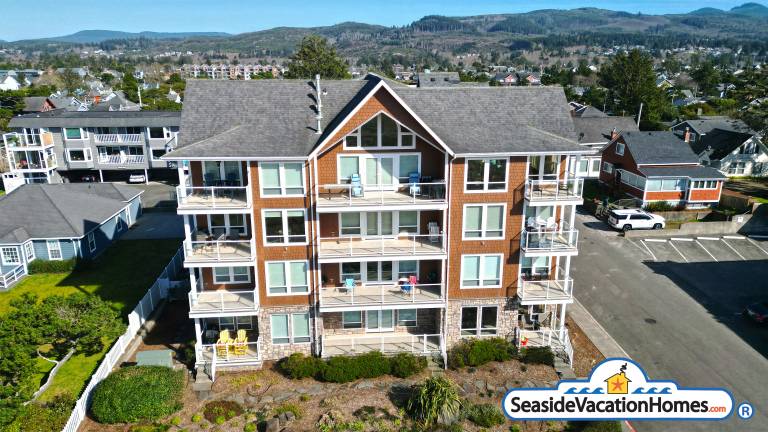 Family-oriented condo | Water view | Next to the beach | Pets are welcome in Seaside, OR