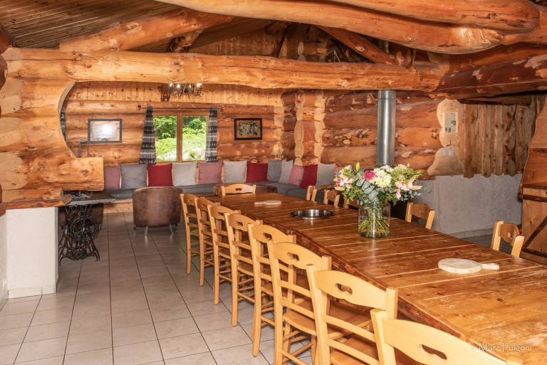Chalet with terrace, barbeque & yard — photo 2