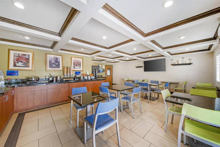 Best Western Antelope Inn & Suites — photo 5