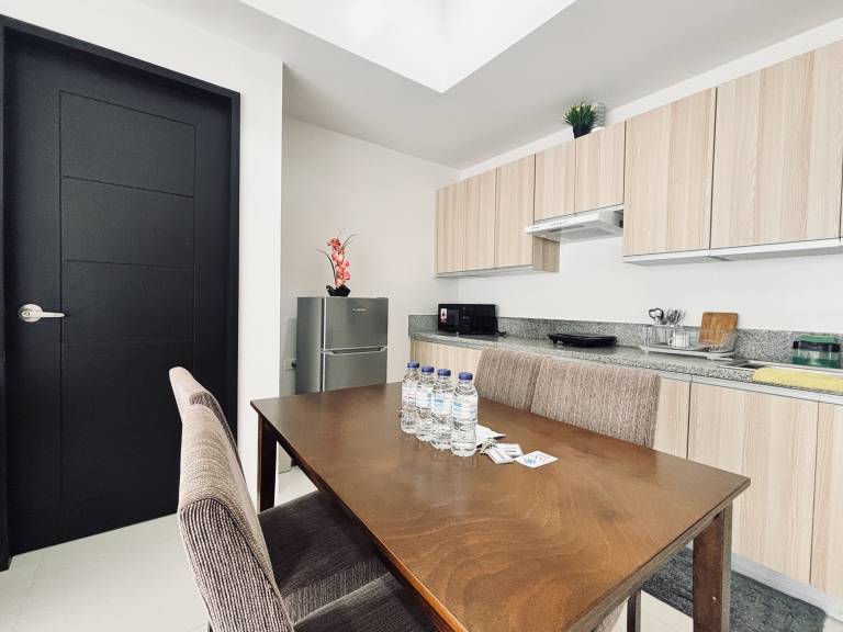 Family-oriented lovely rental apartment with pool | Pets are welcome — photo 5