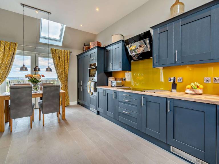 Fully equipped cottage with grill & yard | Pets allowed — photo 4