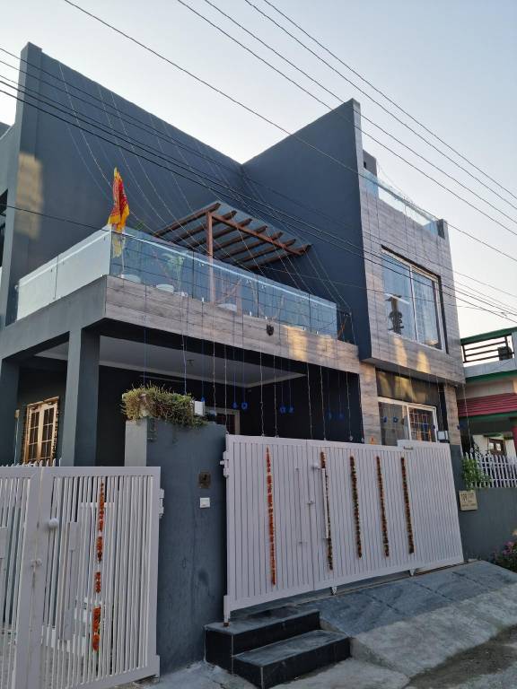 Holiday apartment with yard in Nainital