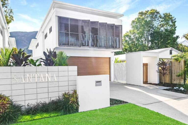 House  Palm Cove