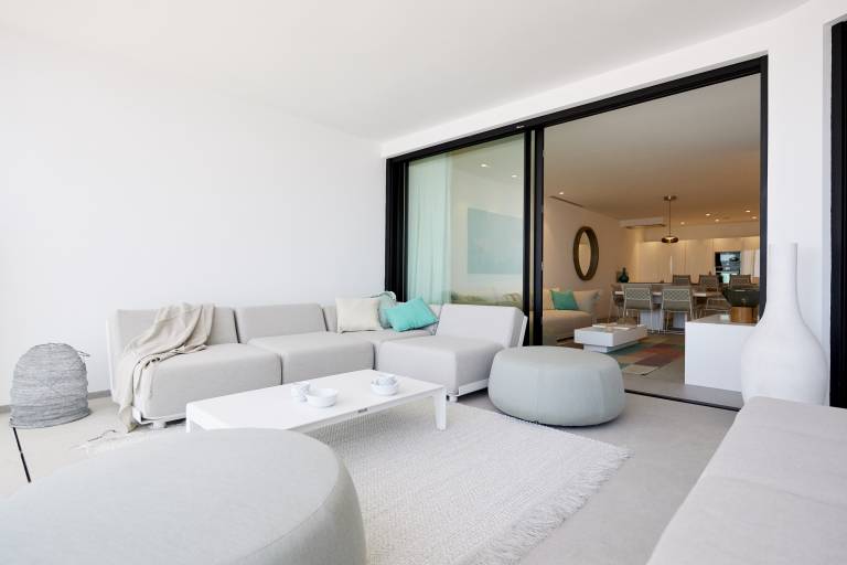 House with heated pool & patio — photo 4