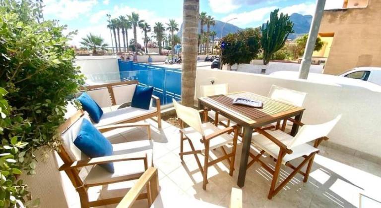 Vacation home with patio | Beach nearby | Pet-friendly — photo 4