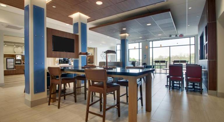 Holiday Inn Express & Suites Elizabethtown North By IHG — photo 3